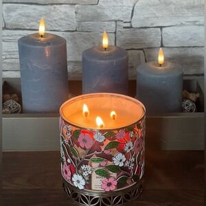 BATH & BODY WORKS 3 WICK FLOWER CANDLE HOLDER NEW